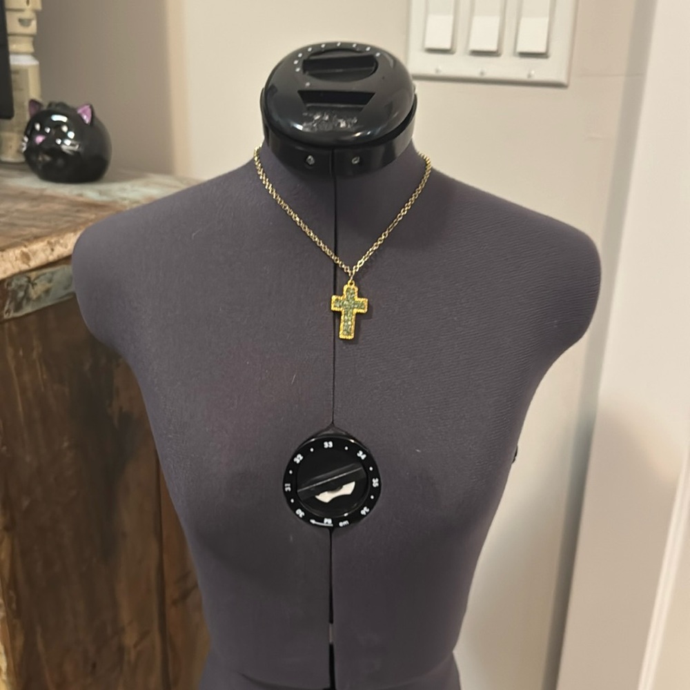 Vintage cross gold tone 90s style choker (as is)